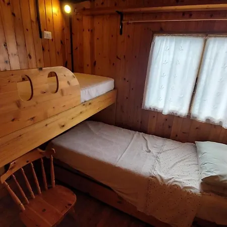 Kamp alanı Bungalow Lake View