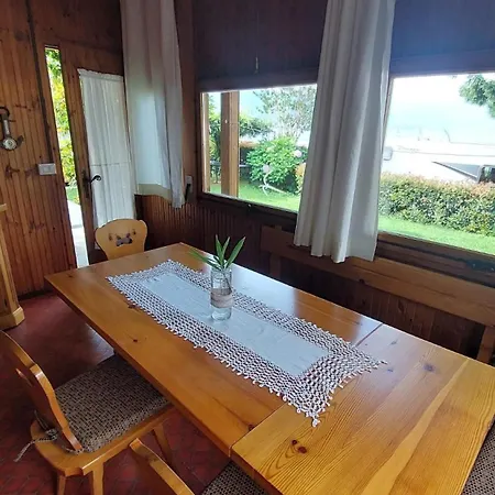 Bungalow Lake View Kamp alanı