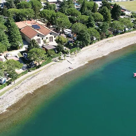 Camping Bungalow Lake View